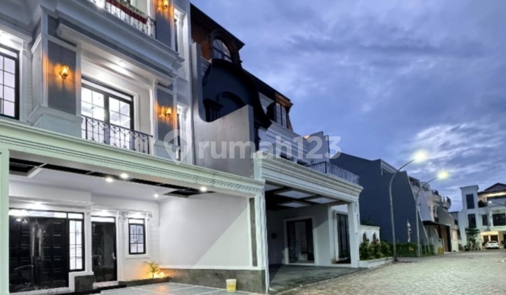 Rumah Mewah Dijual Strategis di Jagakarsa Dekat Cilandak 2