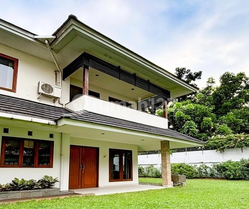 Rumah Mewah Simprug Jakarta Selatan Dekat Senayan City 2