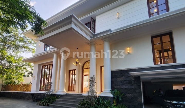 Rumah Mewah Fully Furnished Strategis di Kemang, Jakarta Selatan 2