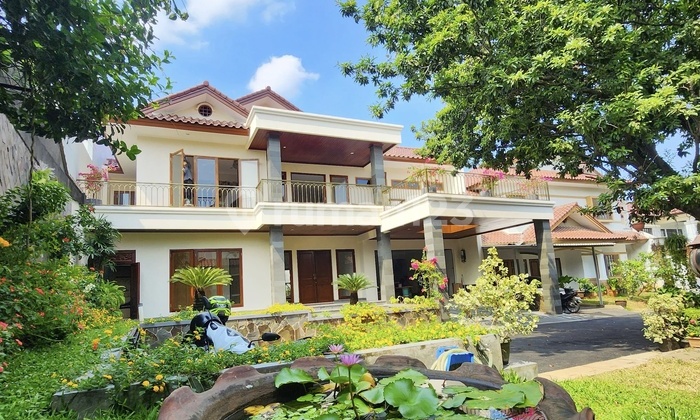 Luxury House with Spacious Backyard in Pejaten, South Jakarta