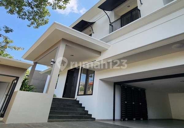 Rumah Mewah Cilandak Belakang Citos, Kolam Renang & Strategis