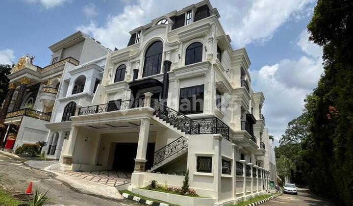 Rumah Modern Klasik Ada Private Lift dan Pool di Cipete, Jaksel 2