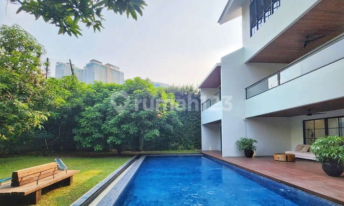Rumah Mewah Taman Luas di Kebayoran Baru Jaksel Akses Strategis 1