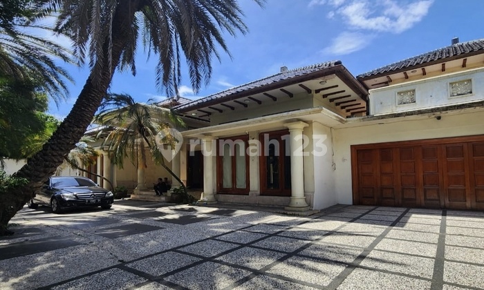 Rumah Luas Strategis Dekat MRT di Cipete, Jakarta Selatan