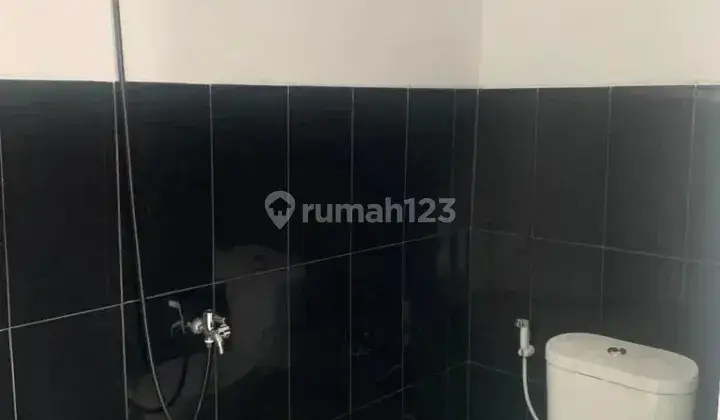 Rumah 2 lantai minimalis modern bebas banjir di depok 5
