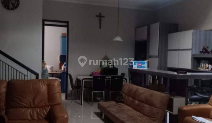 Dijual rumah 2 lantai siap huni mekar wangi 2