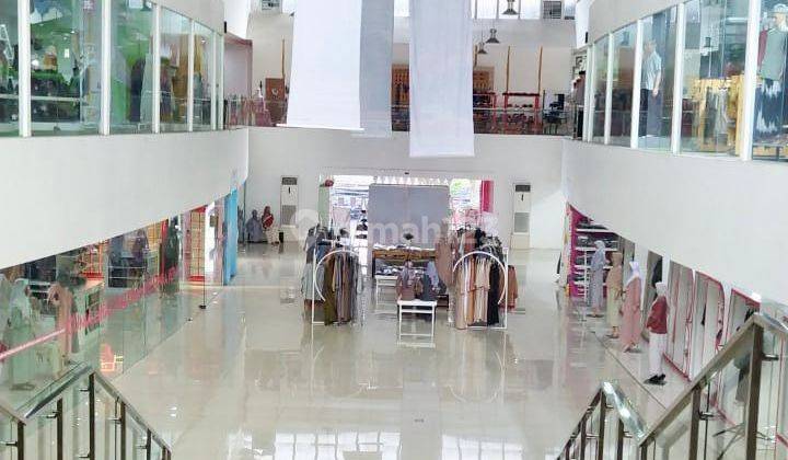 Gedung Outlet Strategis Cocok Untuk Usaha Area Ramai di Buah Batu Bandung 1