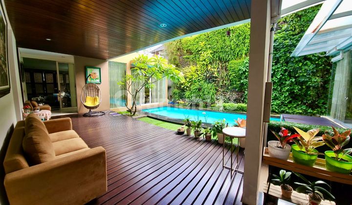 Selling Luxury House in KBP with Swimming Pool in Larangtapa, Kota Baru Parahyangan, Bandung