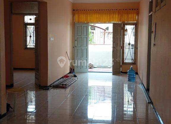 Termurah disewakan cepat sutorejo siap huni bonus AC  baru selesai di renovasi 2