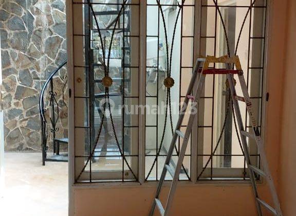 Termurah disewakan cepat sutorejo siap huni bonus AC  baru selesai di renovasi 8