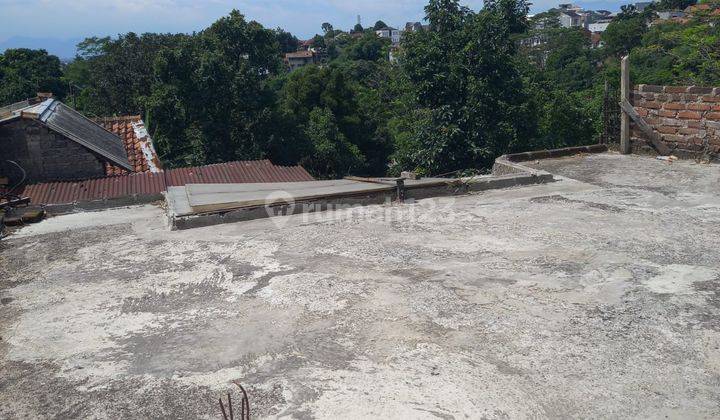 Dijual Rumah 3 Lantai di Kp Jiwanaya Cibenying Kec Cimenyan 330 Juta 2