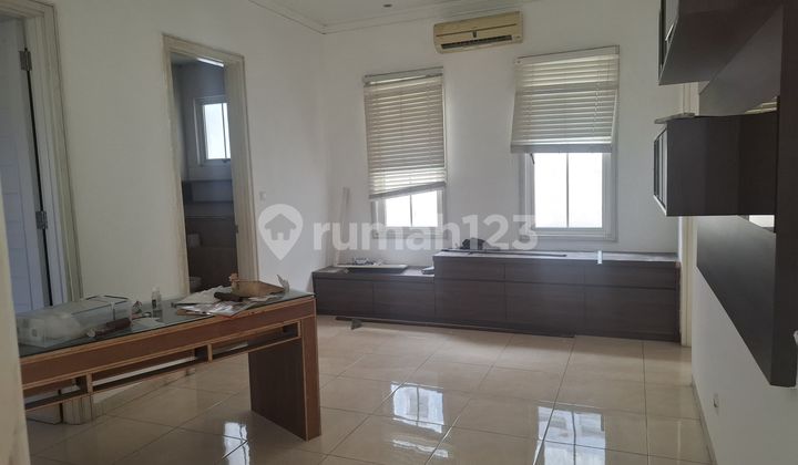 Dijual Rumah 3 Lantai Furnish di Sutera Onyx, Alam Sutera, Tangerang 2