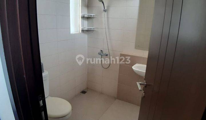 Disewakan Rumah 3 Lantai Full Furnish di Regentown, Bsd City, Tangerang 2