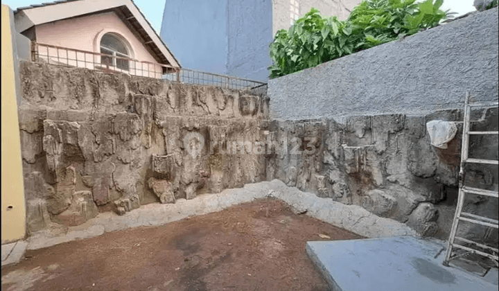 Dijual Rumah Cantik Full Renov di Anggrek Loka, Bsd City, Tangerang 2