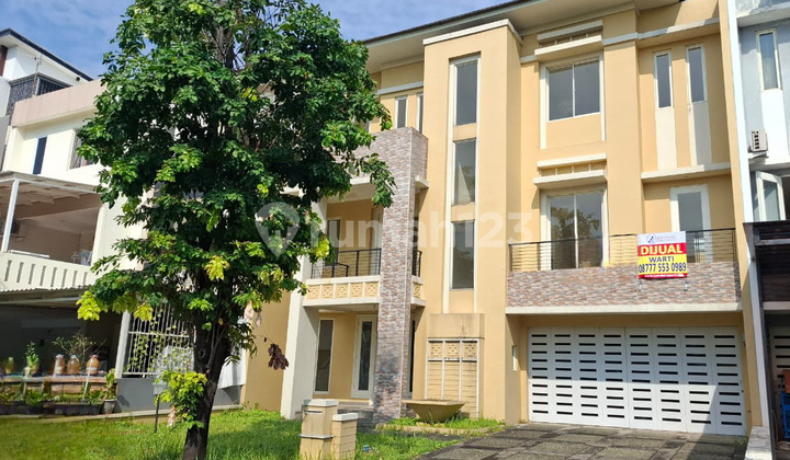 Dijual Rumah Cantik 3 Lantai di Sutera Onyx, Alam Sutera, Tangerang Dijual Rumah Cantik 3 Lantai di Sutera Onyx, Alam Sutera, Tangerang