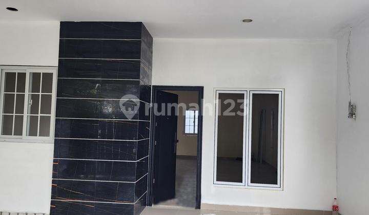 Dijual Rumah SHM 2 Lantai Full Renov di Regency Melati Mas, Serpong, Tangerang 2