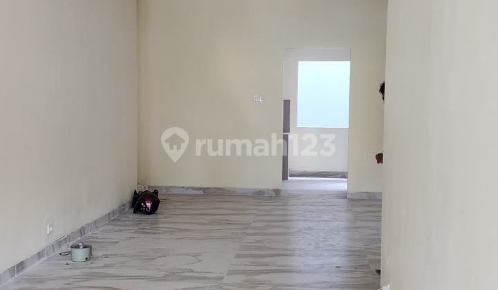 Dijual Rumah SHM 2 Lantai Full Renov di Villa Melati Mas, Serpong, Tangerang 2