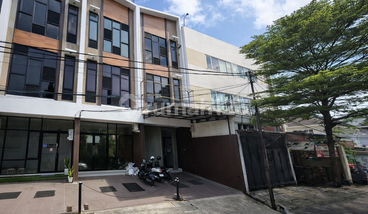 For Sale: Ruko (Shop House) Taman Aries, 3.5 Floors in Meruya Utara, Kembangan, West Jakarta