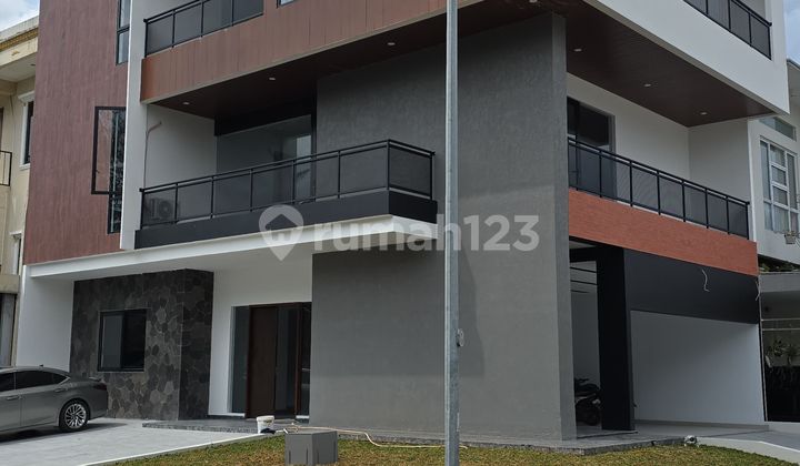 Dijual Hunian Mewah Hook 3 Lantai di Sutera Flamboyan, Alam Sutera, Tangerang Dijual Hunian Mewah Hook 3 Lantai di Sutera Flamboyan, Alam Sutera, Tangerang