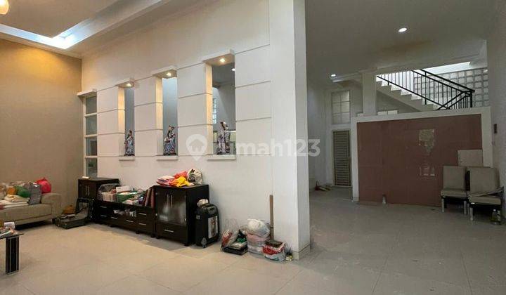 Dijual rumah 3 lantai 6KT dan 6KM dalam 1