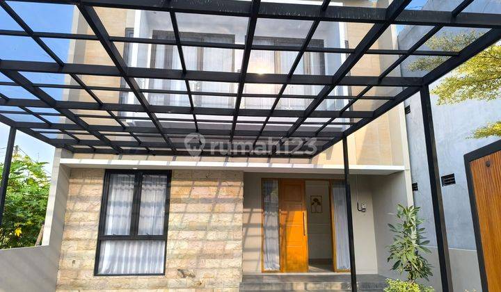 Rumah 2 Lantai Istimewa Ringroad Selatan Dekat Pusat Kota Jogja 2