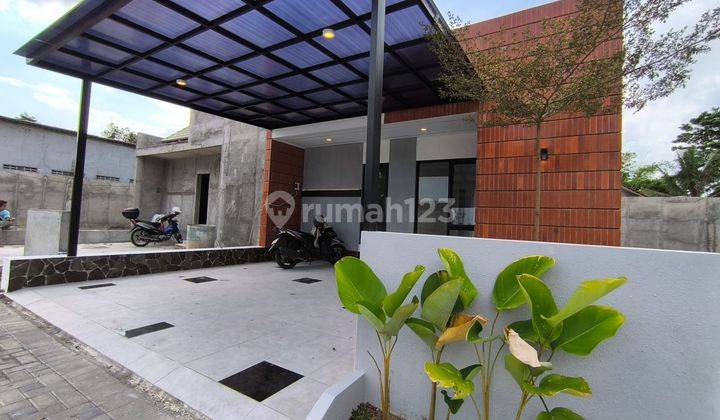 Rumah Tropical Modern 1 Lantai di Sleman Dekat Pasar Cebongan 2