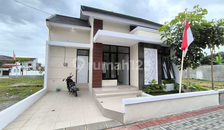 Affordable Modern House in Housing Estate Inside Ringroad Near UGM 2