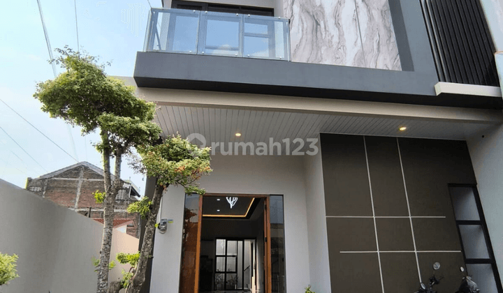 Rumah 2 Lantai Premium Mewah Dekat Ugm Jakal Km 8