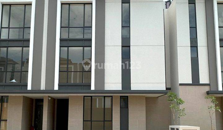 Rumah Eksklusif 3lantai Lebar 8 Type 4+1KT Cluster Sentarum Asya Jgc Jakarta Garden City 1