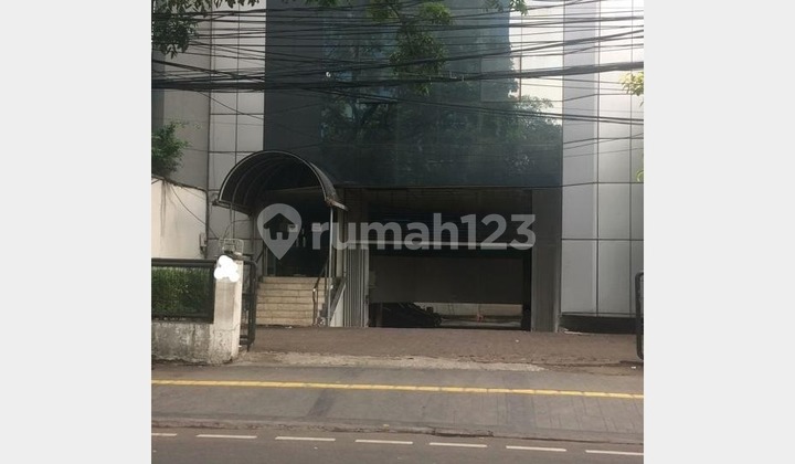 Gedung 5 lantai luas 765m 12x63,8 Menteng Jakarta Pusat