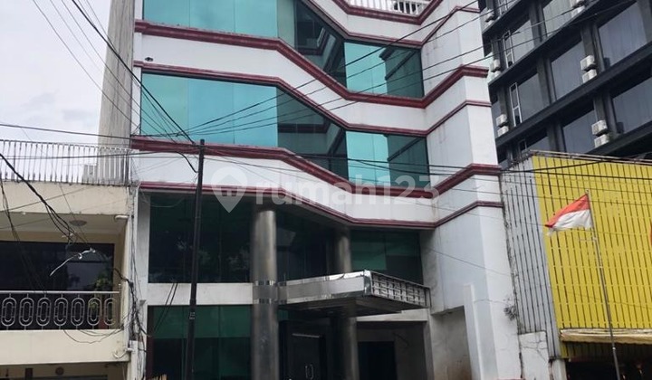 Gedung 4 lantai luas 357m 12x29,7 Menteng Jakarta Pusat
