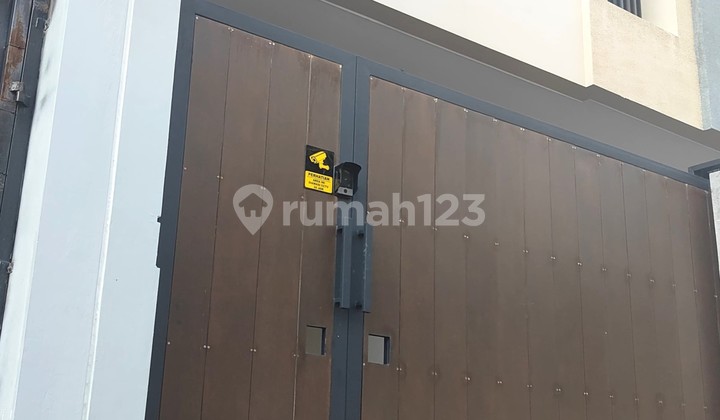 Rumah Kost 3 Lantai 30 Pintu Kebon Jeruk Jakarta Barat Siap Huni Rumah Kost 3 Lantai 30 Pintu Kebon Jeruk Jakarta Barat Siap Huni