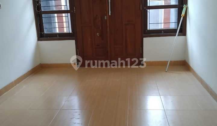 Disewakan Rumah Minimalis Dalam Perumahan Bersatpam Dekat Supermarket Pamela 7