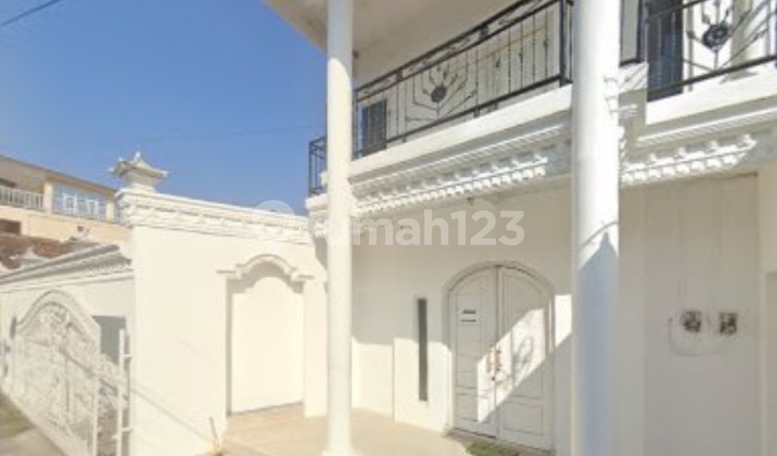 Disewakan Cepat Rumah Mewah Dengan Kolam Renang Pribadi Dekat Sindupark 1