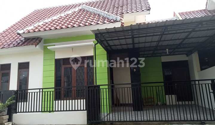 Minimalist House for Rent Around Damai Street