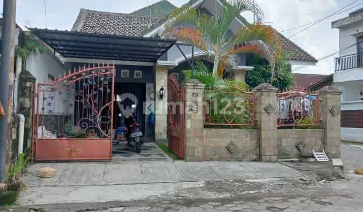 Minimalist House for Rent in the Surrounding Area Minimalist House for Rent in the Surrounding Area