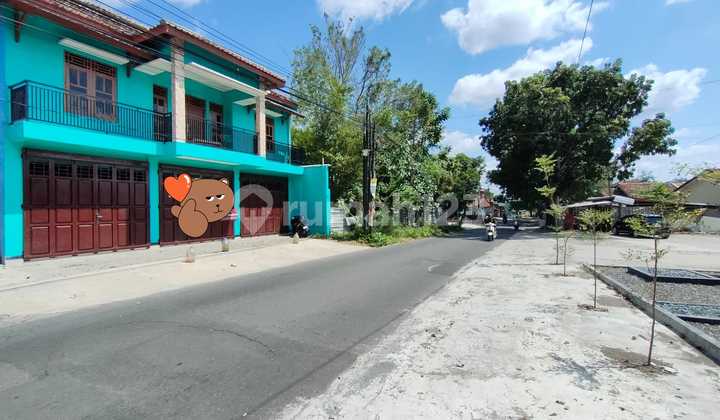 For Rent 2-Story House and Commercial Space or Office Around Maguwoharjo Stadium 2