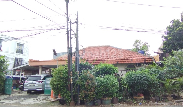 Rumah Kebon Jeruk Cocok Buat Rumah Kost atau Tempat Usaha / Ruko Strategis Bebas Banjir Dekat Kampus, Sekolah, Rs Rumah Kebon Jeruk Cocok Buat Rumah Kost atau Tempat Usaha / Ruko Strategis Bebas Banjir Dekat Kampus, Sekolah, Rs