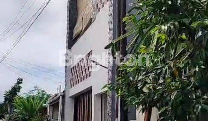 RUMAH SOLO MANGKUBUMEN Jl. SRI GADING SURAKARTA SOLO 2