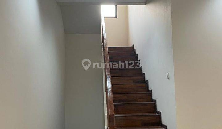 Dijual Murah Rumah Tinggal Special di Kencana Loka Bsd 2