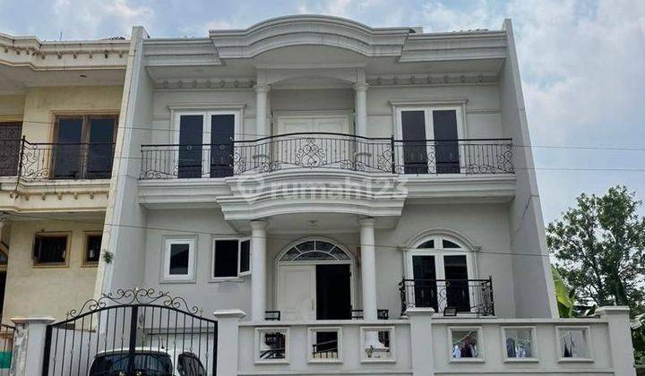 Dijual Rumah Tinggal 2,5 Lantai di Modernland 1