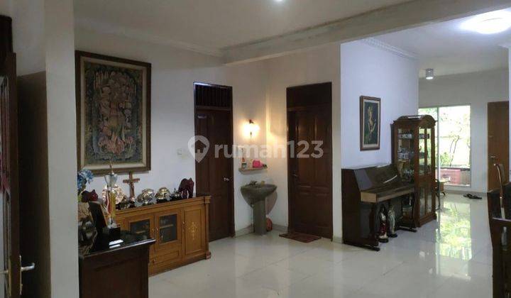 Dijual Rumah Bagus 2 Lt di Taman Semanan Indah 1