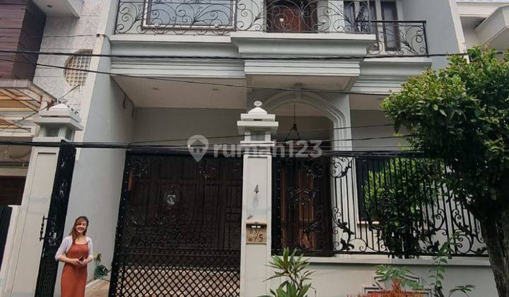 Dijual Rumah Elegan Klasik Siap Huni Di Puri Indah, Jakarta Barat - synEFAlsut  1