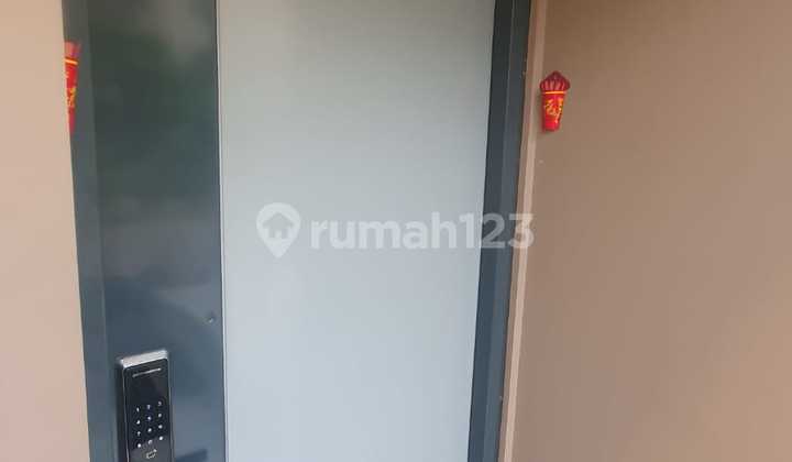 Dijual Rumah 3,5 Lantai Minimalis ada rooftop full furnish siap huni di Cluster Tabebuya, BSD City - Ysefb 2
