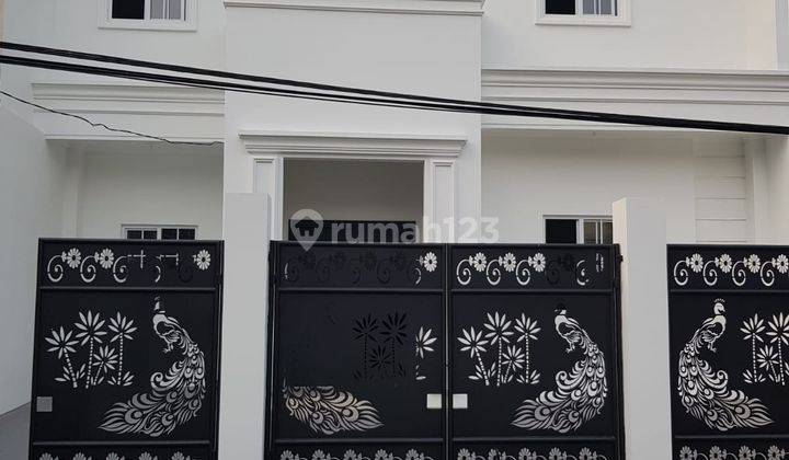 Dijual Rumah 2 Lantai Sudah Renovasi Siap Huni di Villa Melati Mas. Byn 2