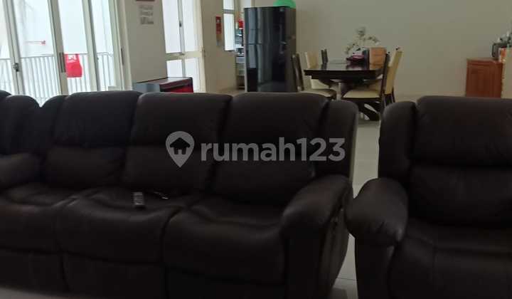 Dijual Rumah hook 3 lantai Mewah dan Rapih ada ruang Karaoke Cluster Amethyst Pondok Hijau Golf. Ysefb 2