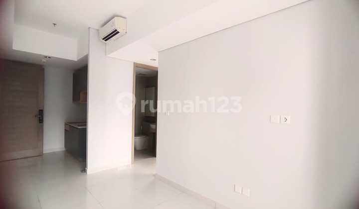 Taman Anggrek Apartment 2BR Hook Semi Furnished - Byn 2