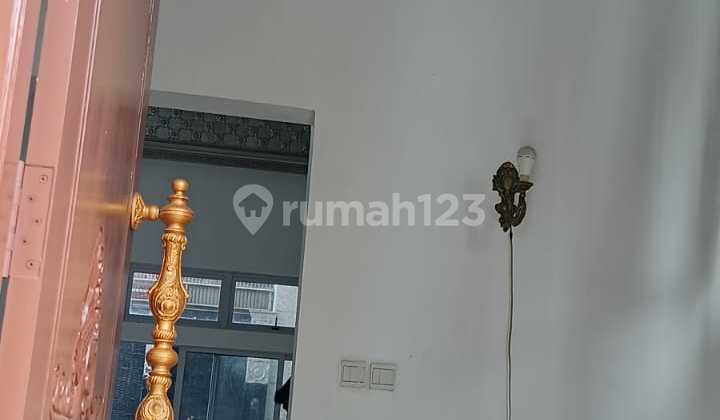 Dijual Rumah Klasik Mewah 3,5 Lantai ada basement dan kolam ikan di Nusaloka BSD. Ysefb 2