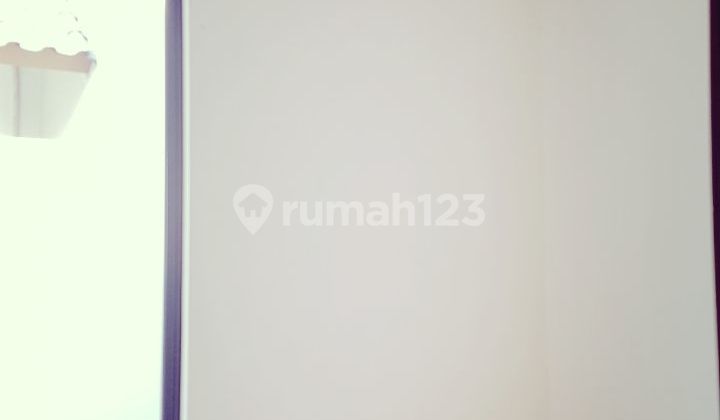 FOR SALE HOT PROPERTY!! Beautiful, well-furnished house ready to occupy in Heliconia De Park Cluster, BSD City - Ylefb.