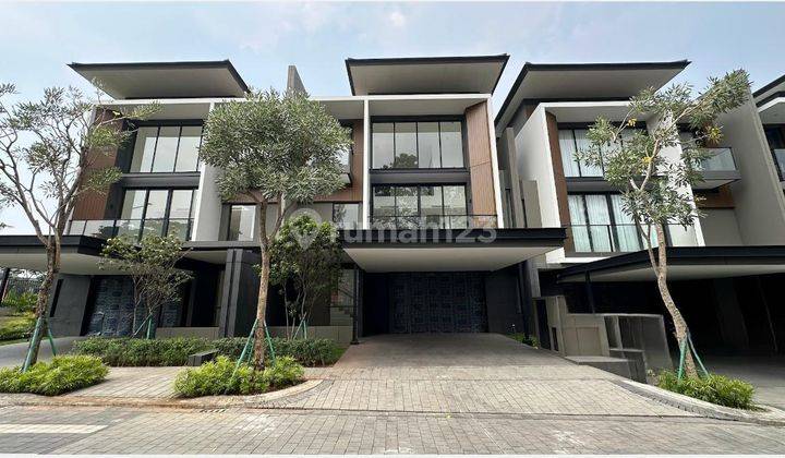 Dijual Rumah 3 Lantai Ada Lift Furnished di Laurel Navapark Hlefb 1